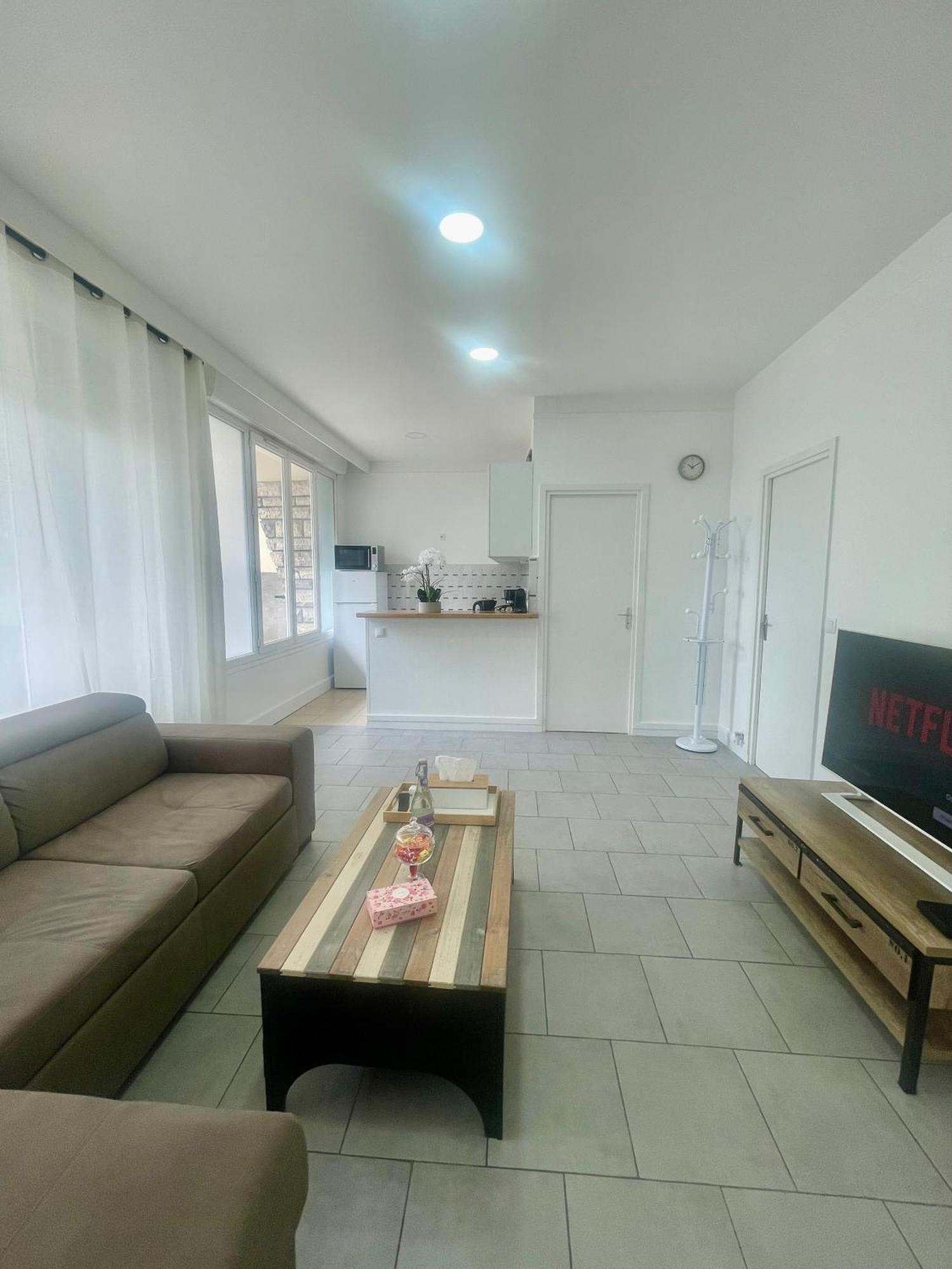 Spacieux Et Lumineux, Coup De Coeur Garanti A Proximite Du Metro Et Rer La Courneuve Ngoại thất bức ảnh