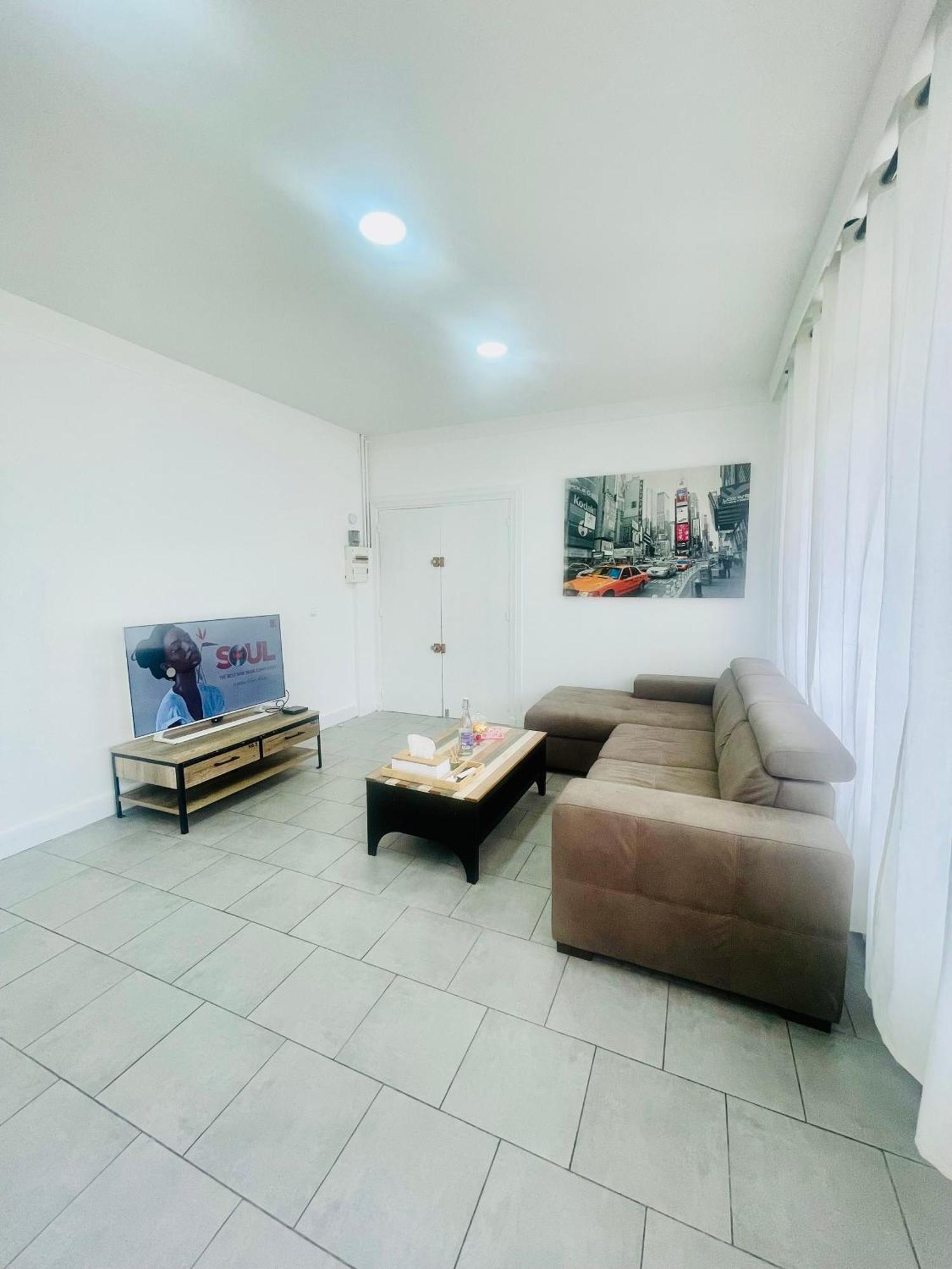 Spacieux Et Lumineux, Coup De Coeur Garanti A Proximite Du Metro Et Rer La Courneuve Ngoại thất bức ảnh